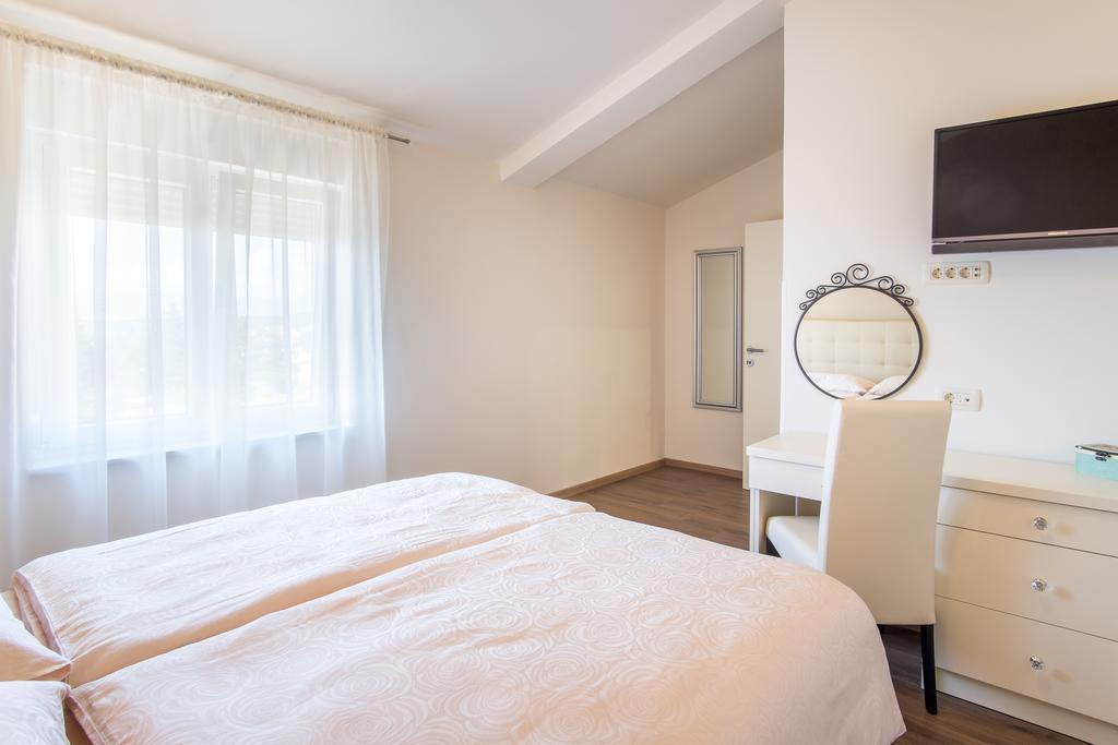 Valdesara Apartman Malinska Kültér fotó